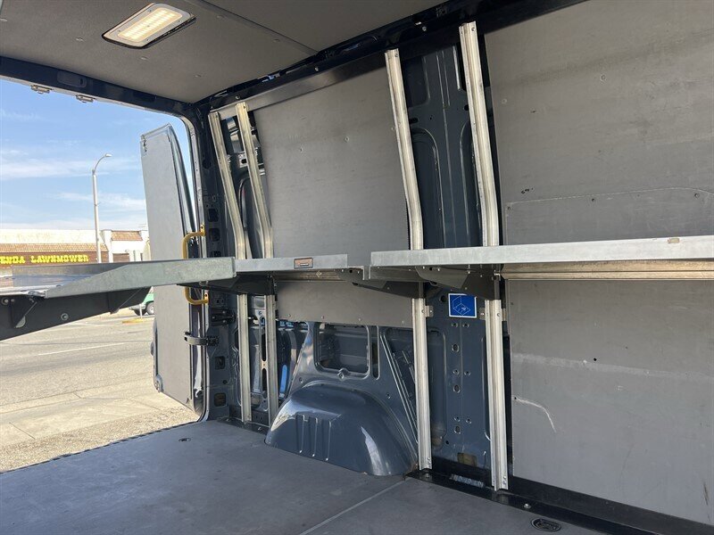 Used 2018 Mercedes-Benz Sprinter 2500 image 12