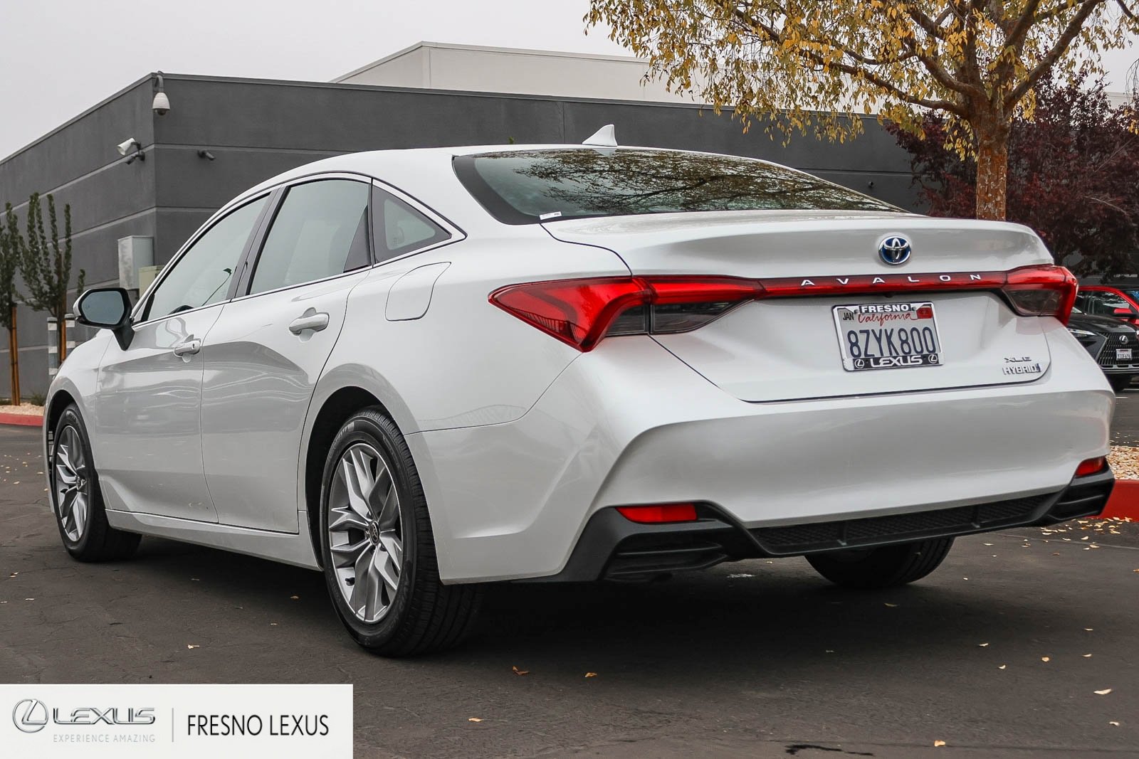 Used 2022 Toyota Avalon XLE image 4