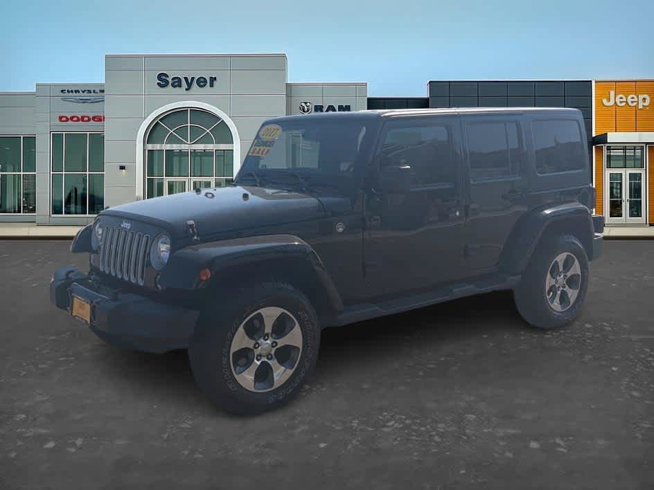Used 2017 Jeep Wrangler Unlimited Sahara w/ Connectivity Group AWD/4WD image 3