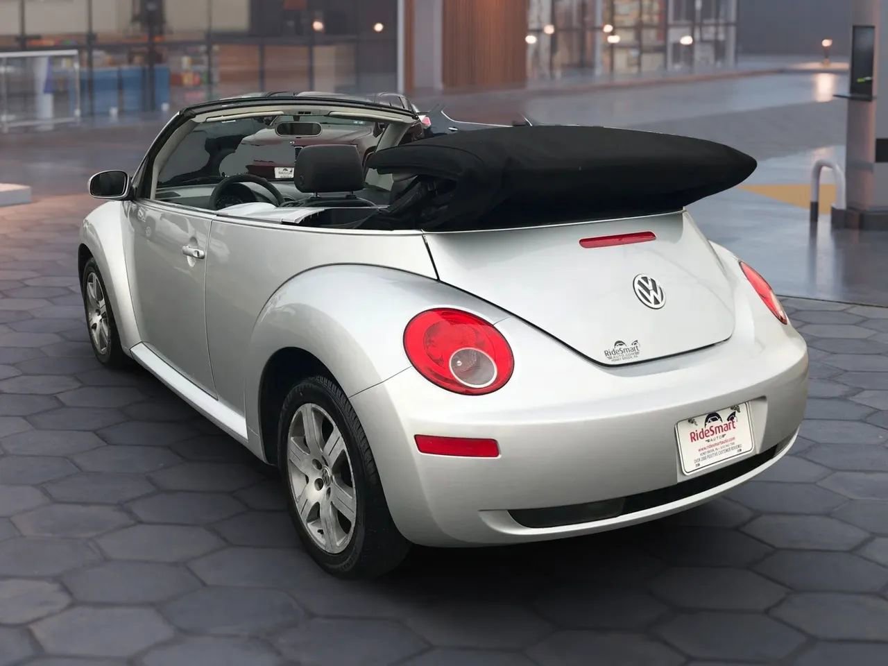 Used 2006 Volkswagen Beetle Convertible w/ Package 1 image 11
