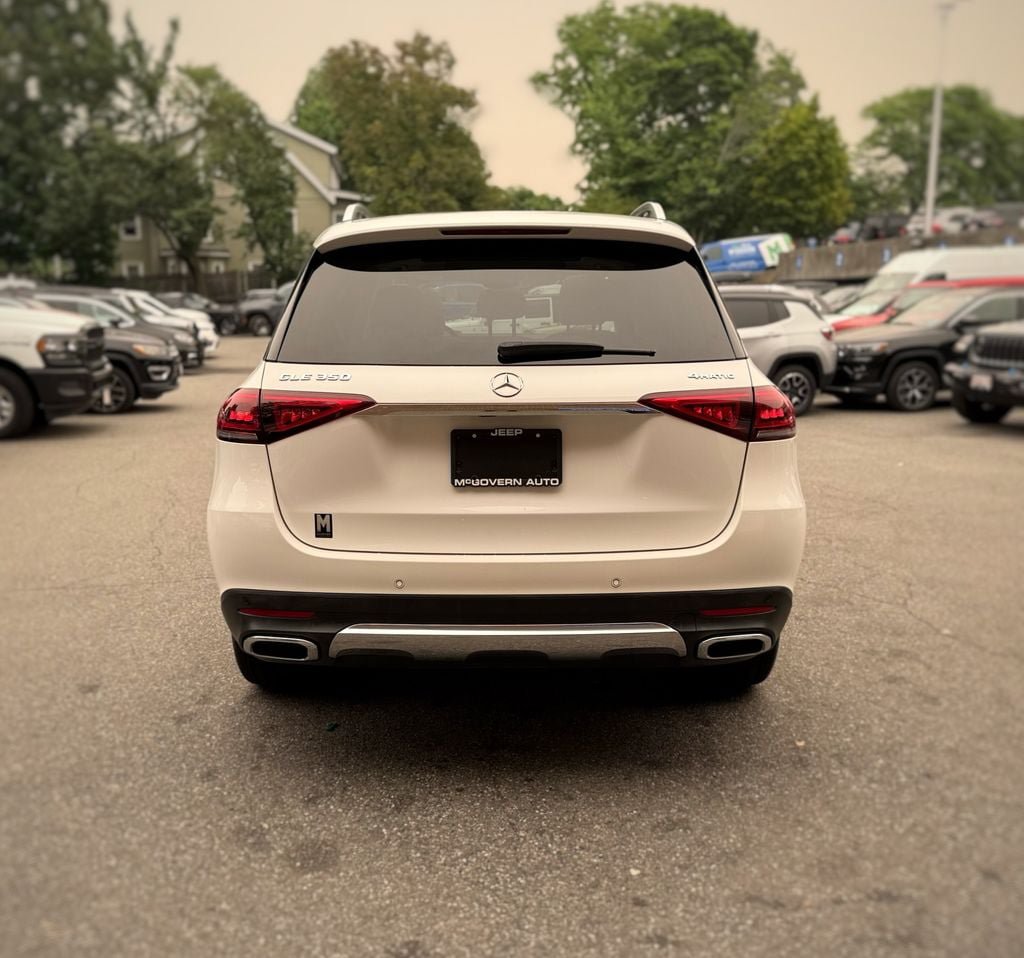 Used 2021 Mercedes-Benz GLE 350 4MATIC w/ Premium Package image 10