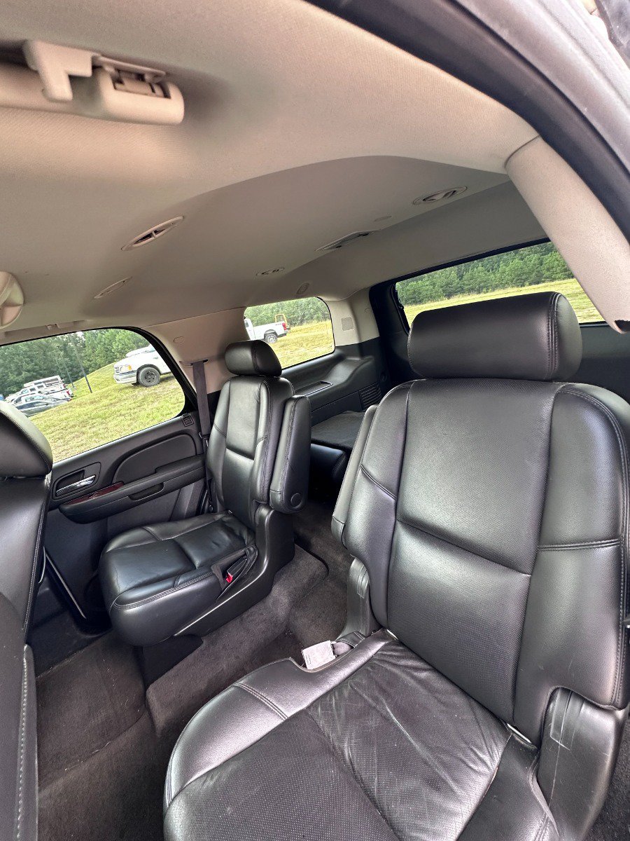 Used 2010 Chevrolet Tahoe LTZ RWD image 13