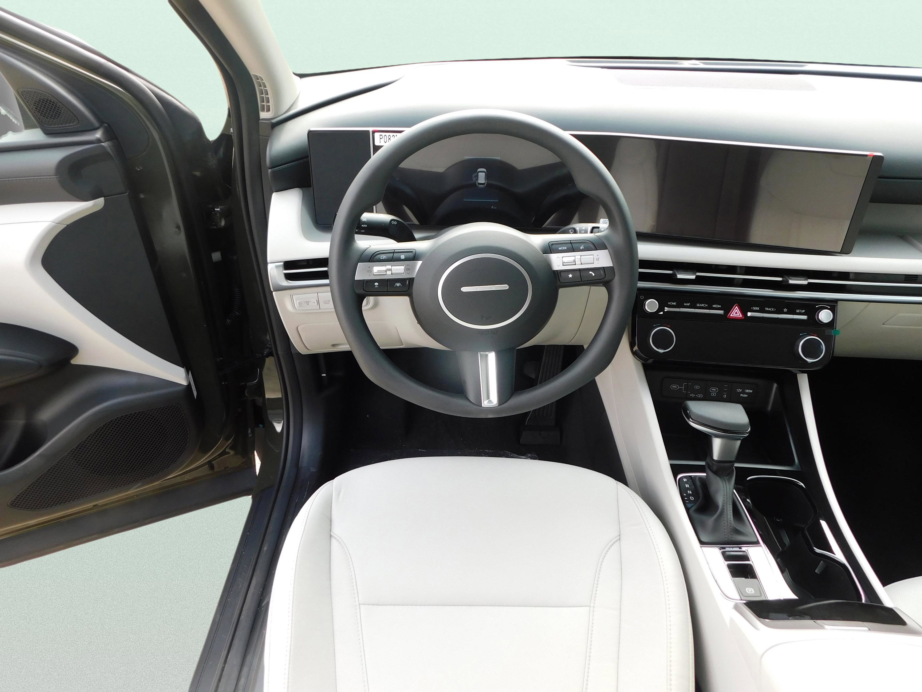Certified 2025 Hyundai Tucson SEL FWD image 11