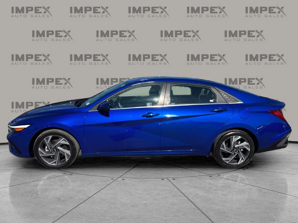 Used 2025 Hyundai Elantra SEL FWD image 2