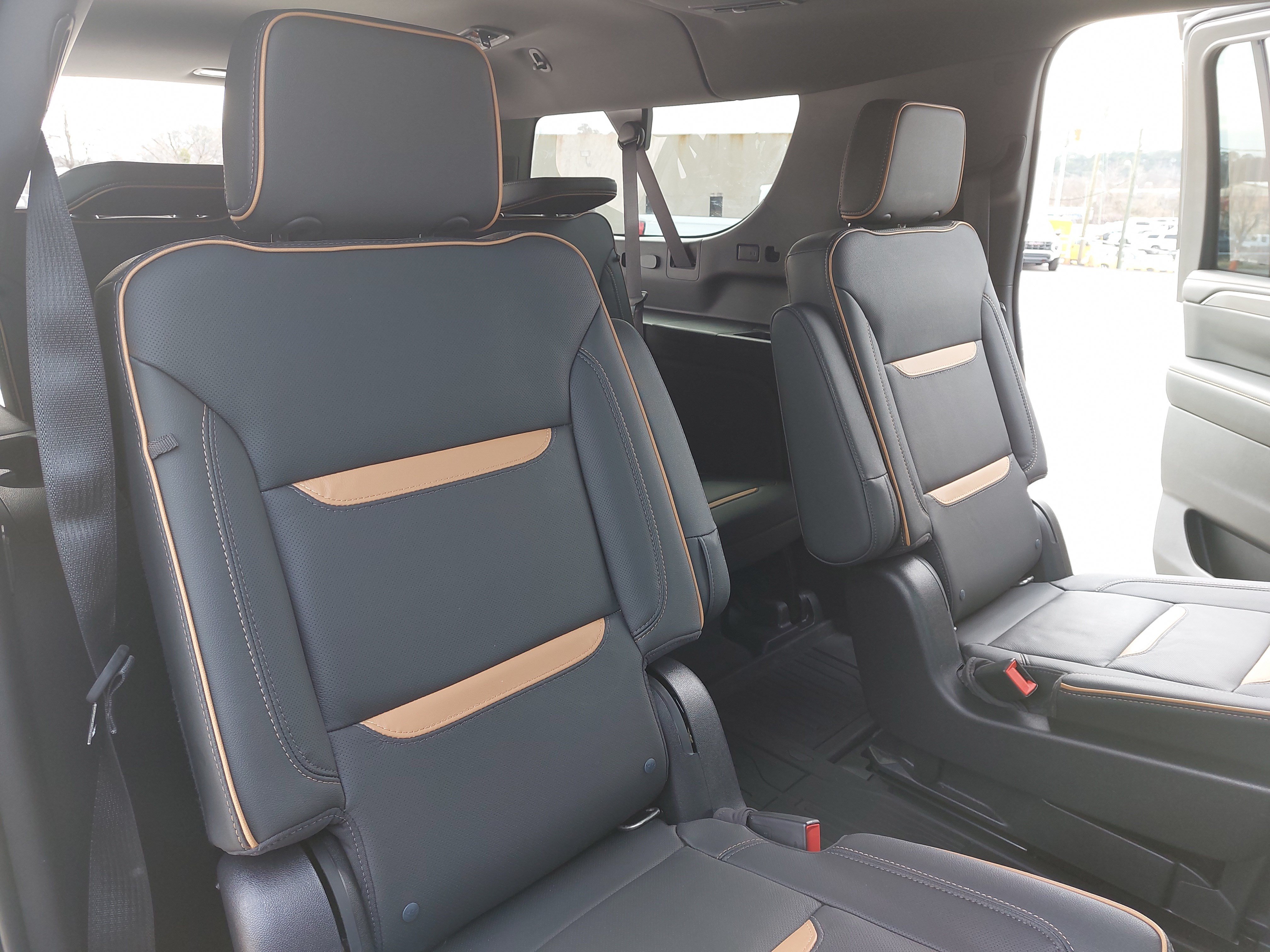 Used 2022 GMC Yukon XL AT4 AWD/4WD image 11