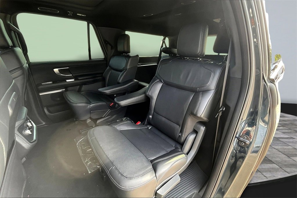 New 2025 Ford Expedition Max Platinum image 17