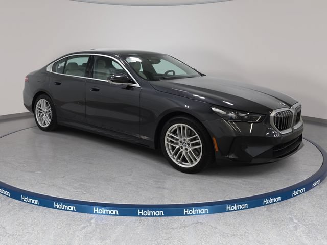 Certified 2024 BMW 540i xDrive w/ Convenience Package AWD/4WD image 3