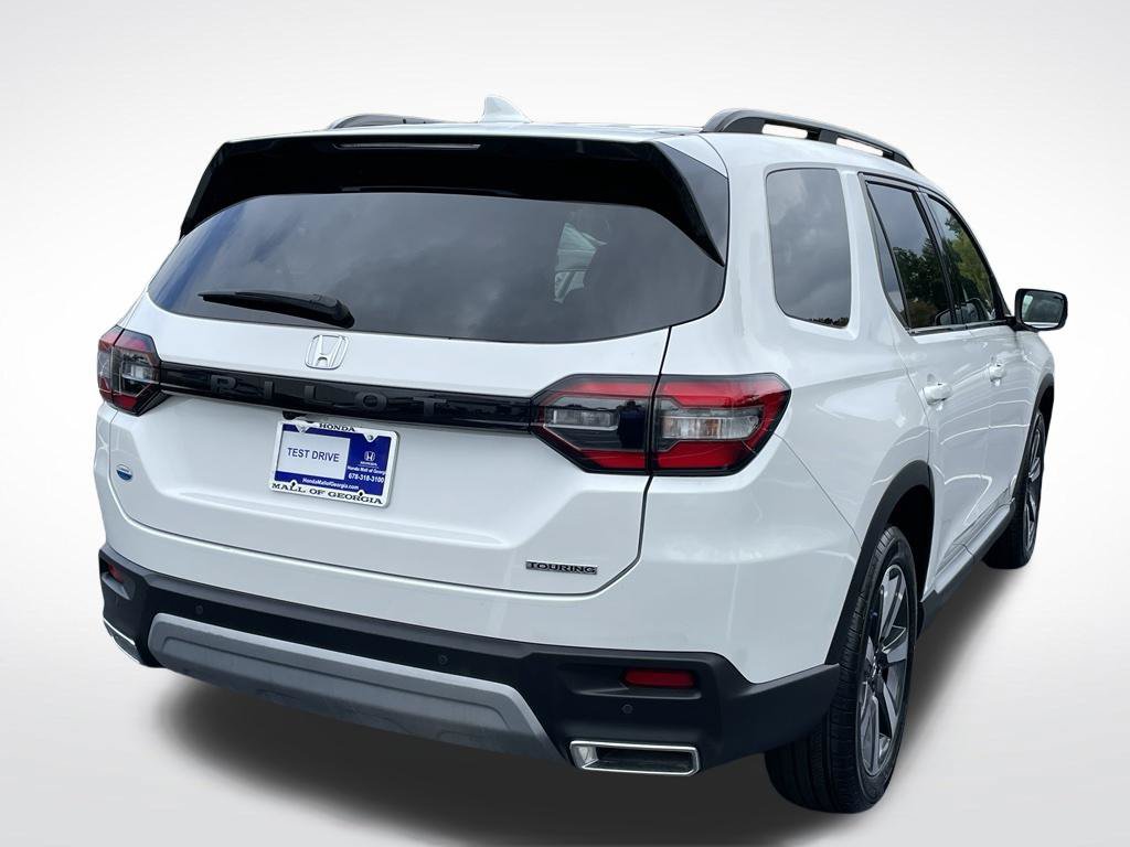 Certified 2025 Honda Pilot Touring image 6