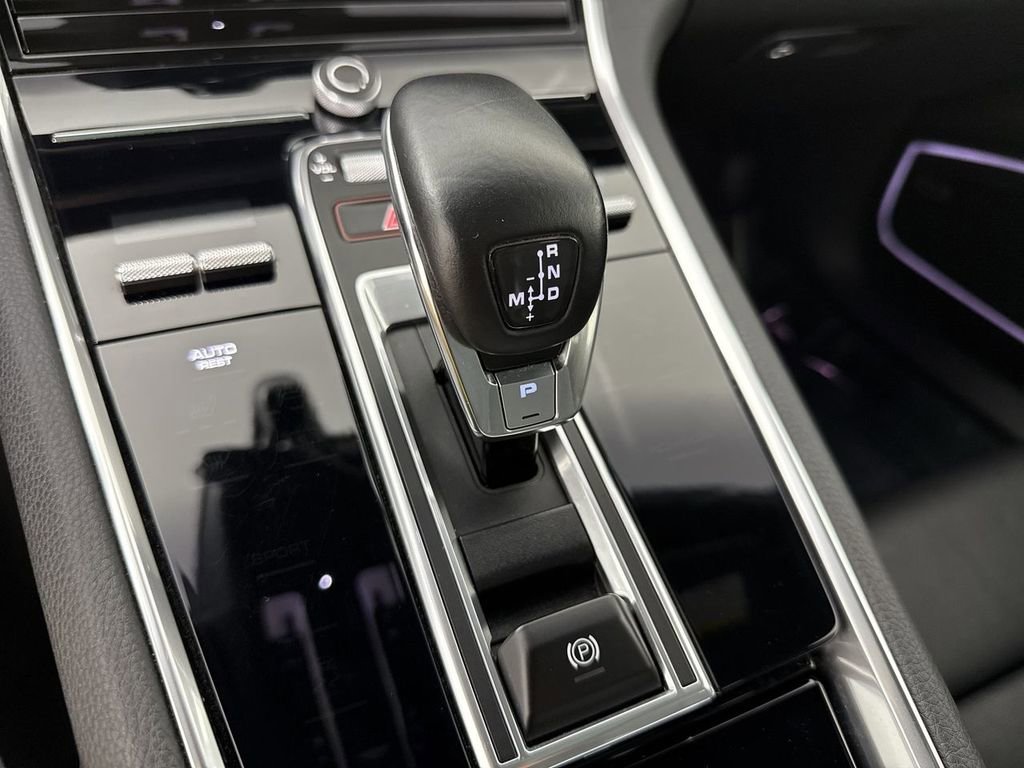 Certified 2023 Porsche Panamera 4 image 33