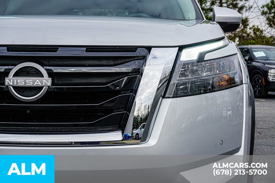 Used 2025 Nissan Pathfinder SL w/ SL Premium Package image 12