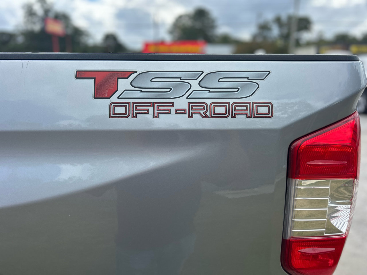 Used 2021 Toyota Tundra SR5 w/ SR5 Leather Package image 11