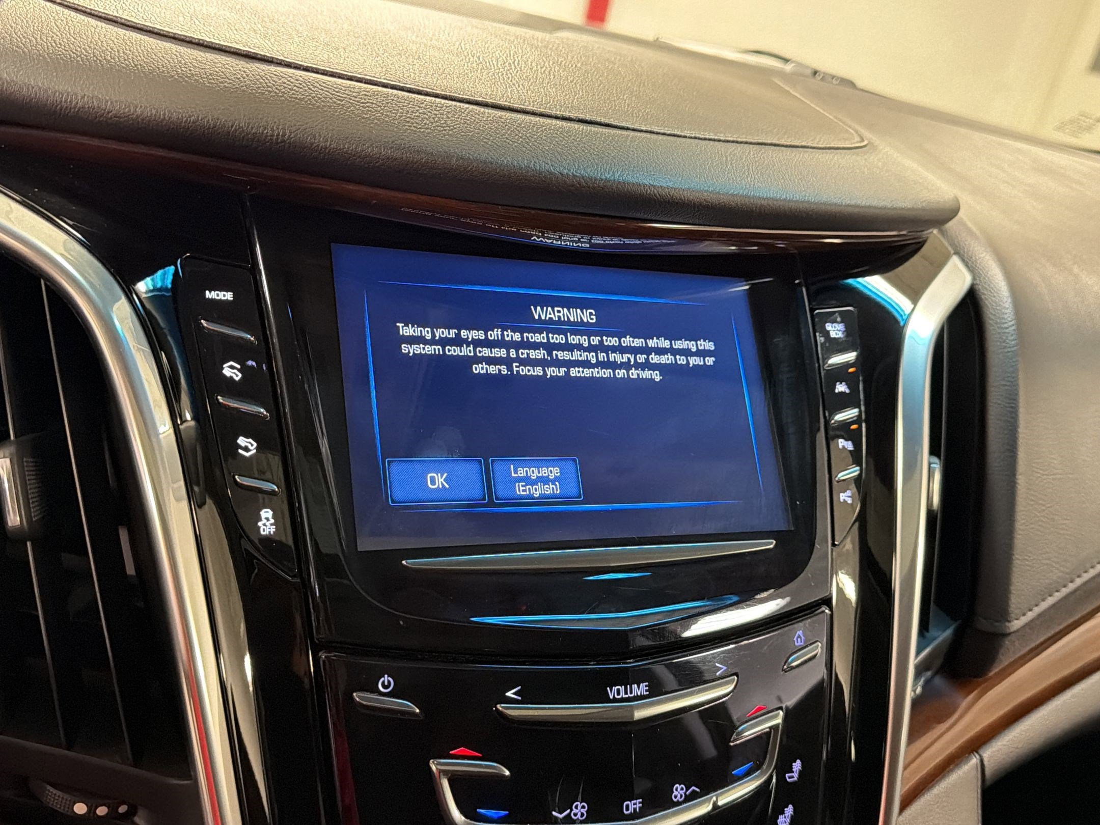 Used 2020 Cadillac Escalade ESV Luxury image 24