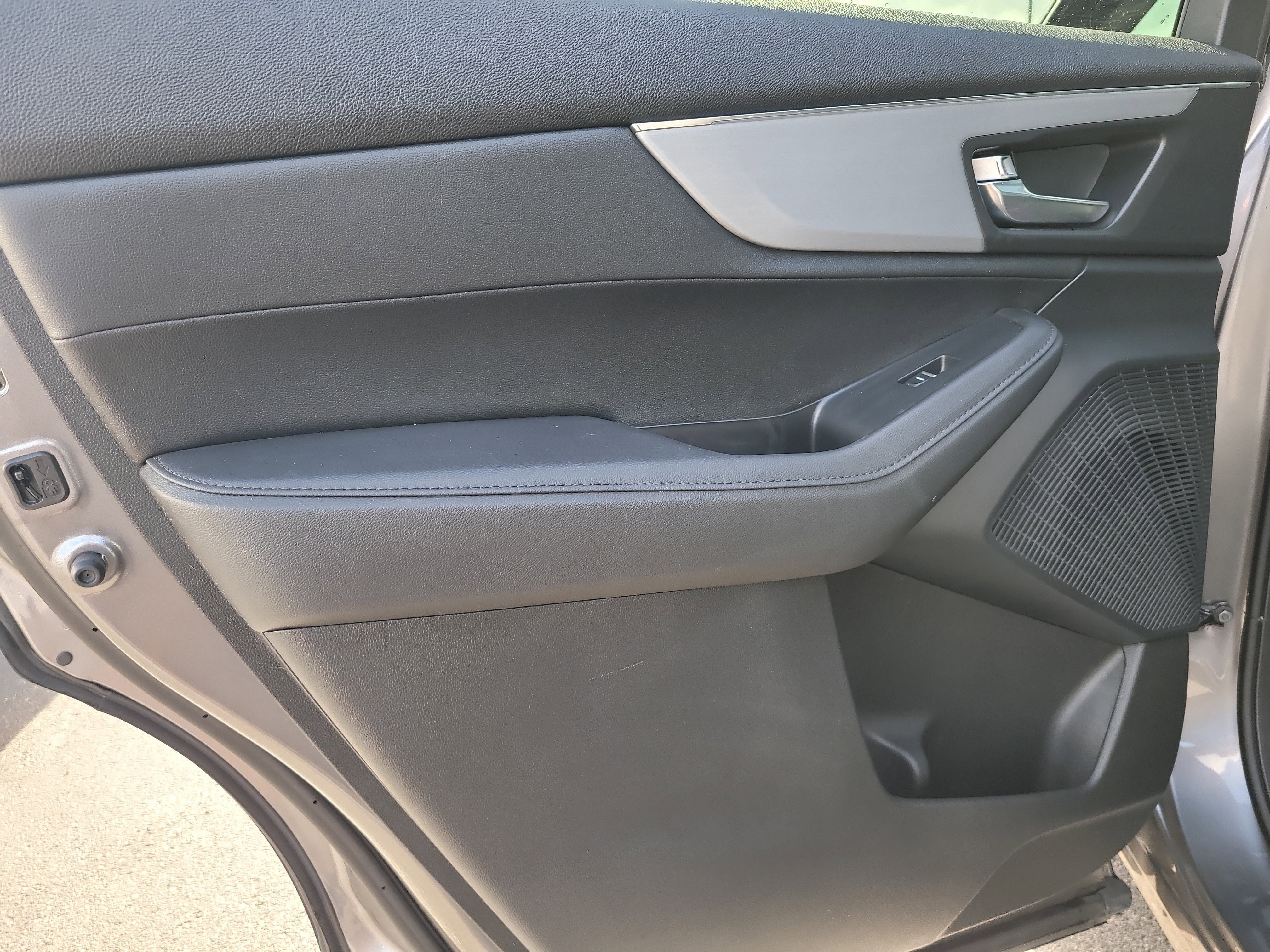 Used 2024 Acura MDX SH-AWD image 10