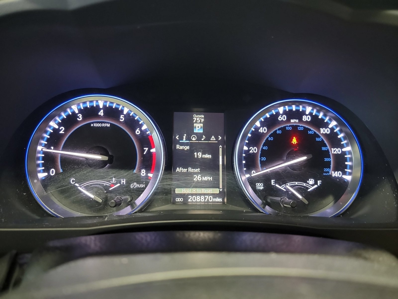 Used 2015 Toyota Highlander XLE FWD image 18