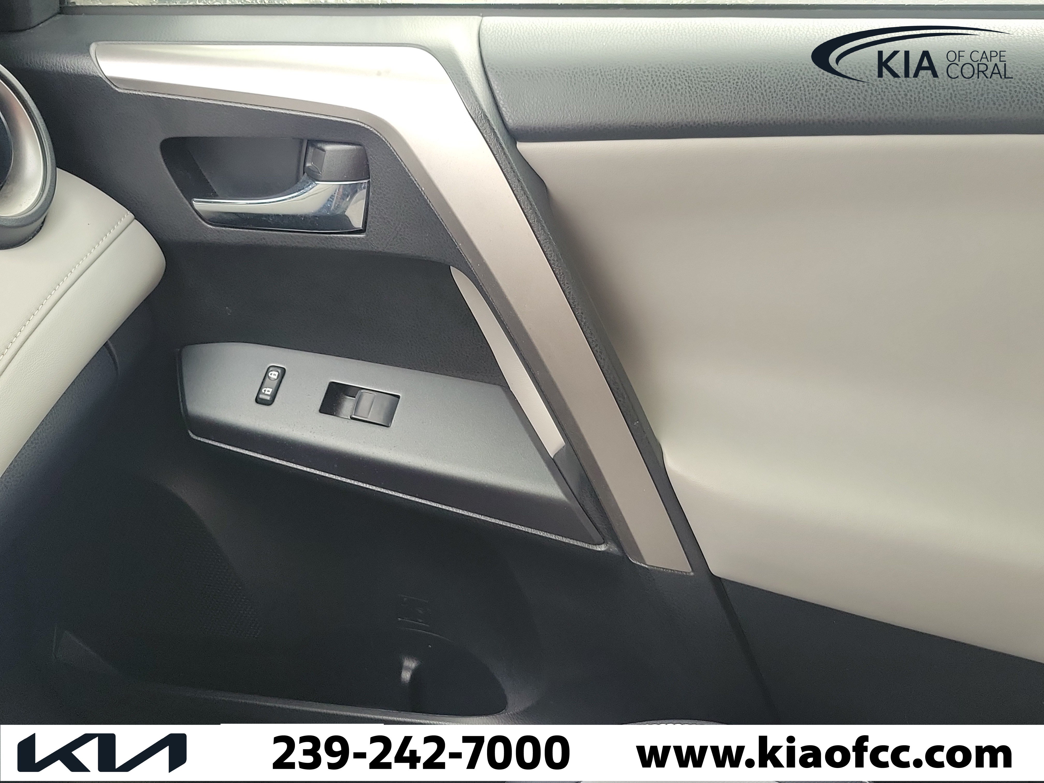 Used 2016 Toyota RAV4 XLE AWD/4WD image 31