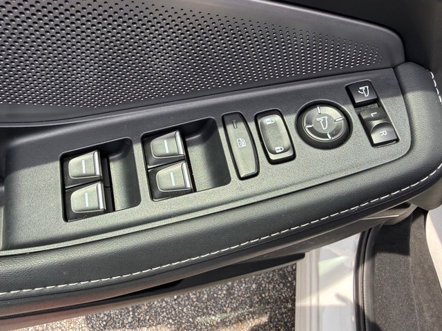 Used 2026 Acura MDX w/ Technology Package FWD image 13