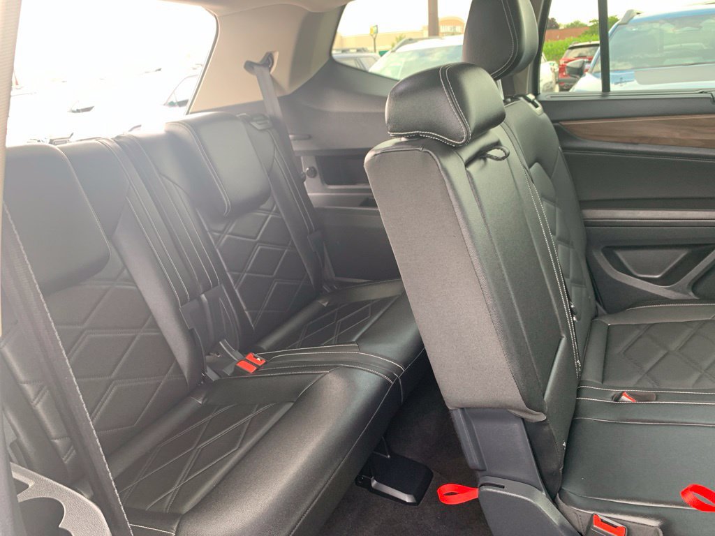 Used 2025 Volkswagen Atlas SE AWD/4WD image 29