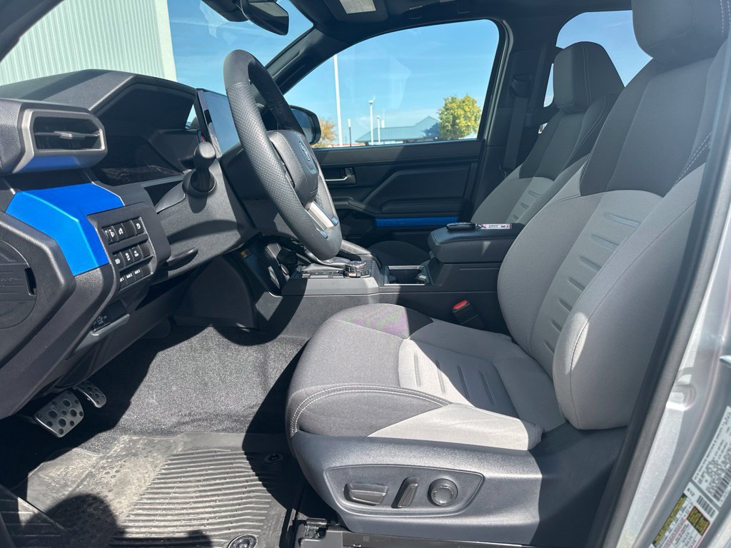 Used 2025 Toyota Tacoma TRD Sport w/ TRD Sport Upgrade Package AWD/4WD image 14