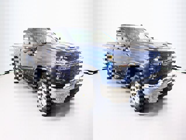 Used 2022 Chevrolet Silverado 2500 LT w/ Convenience Package image 3