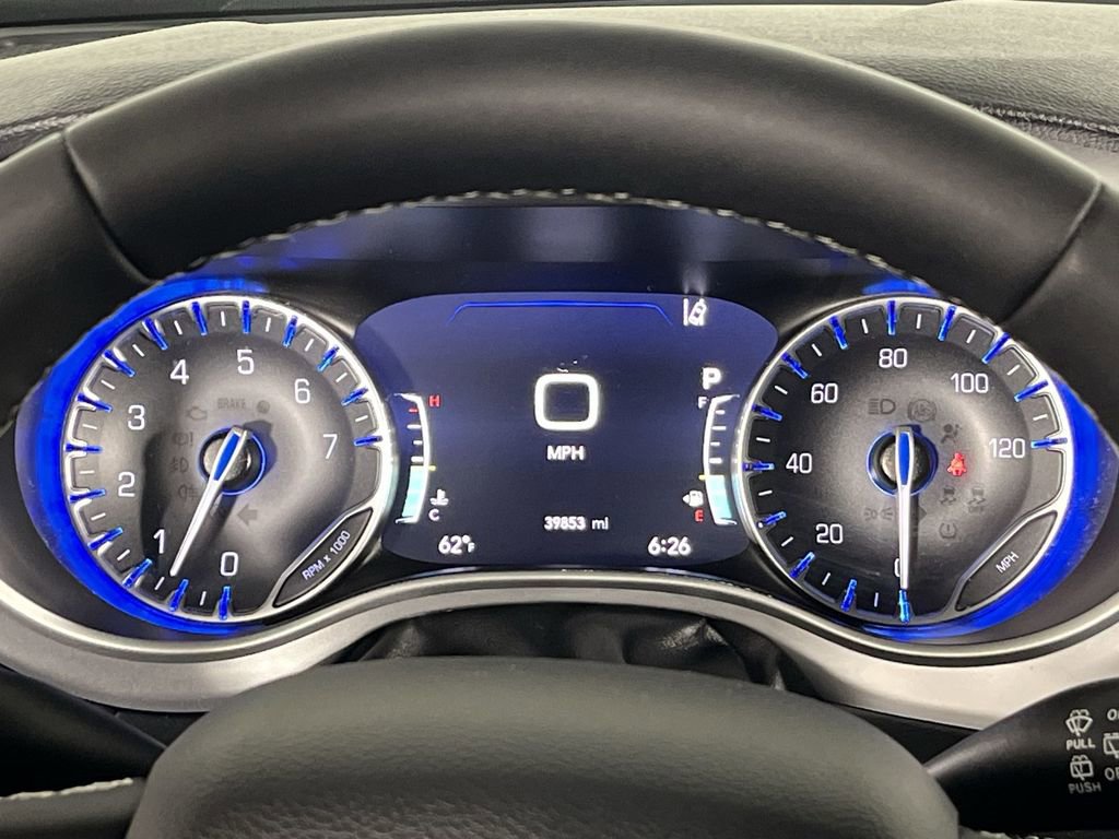 Used 2025 Chrysler Pacifica Limited FWD image 15