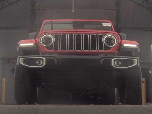 Used 2025 Jeep Wrangler Sahara 4xe image 3