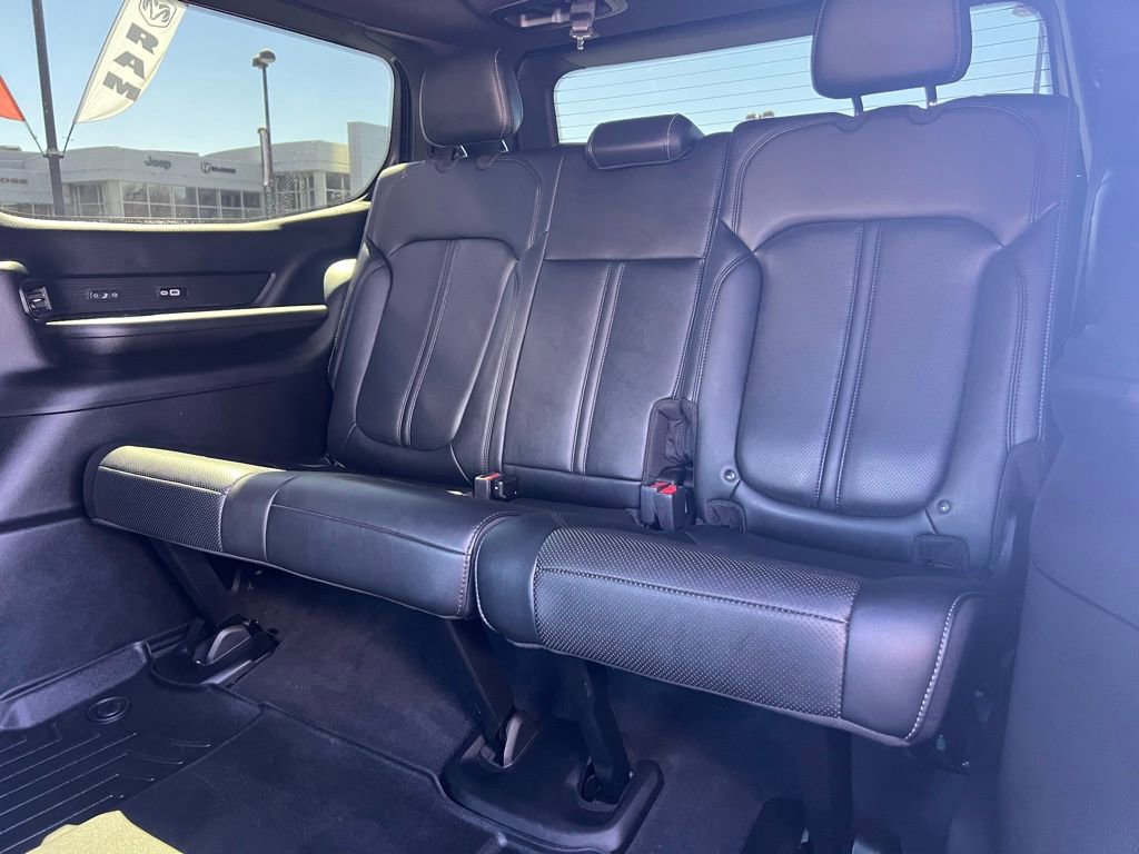 Used 2022 Jeep Wagoneer Series III w/ Flexible Seating Group AWD/4WD image 25