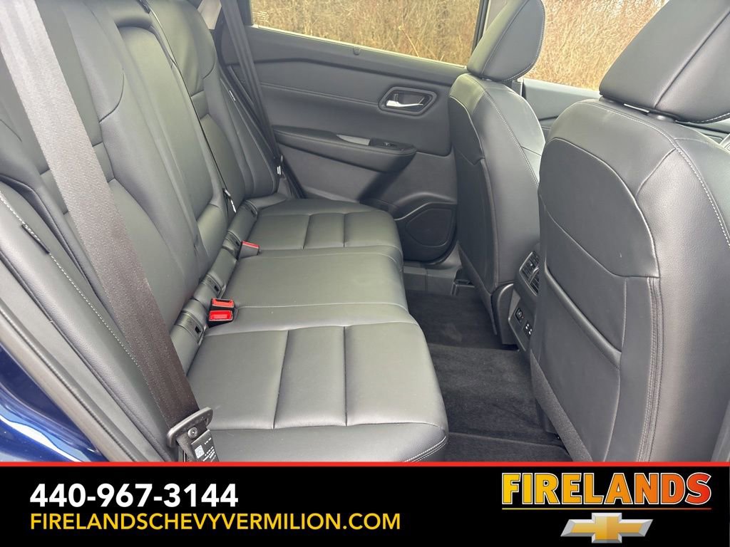 Used 2025 Nissan Rogue SL w/ Tech Package image 42