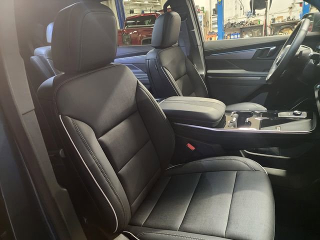 Used 2025 Buick Enclave Preferred image 21