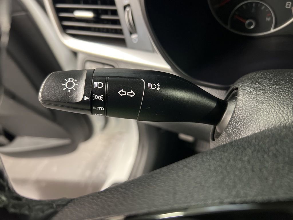 Used 2020 Kia Optima SE image 22