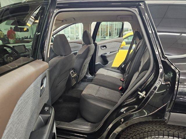 Used 2021 Nissan Rogue SV FWD image 30
