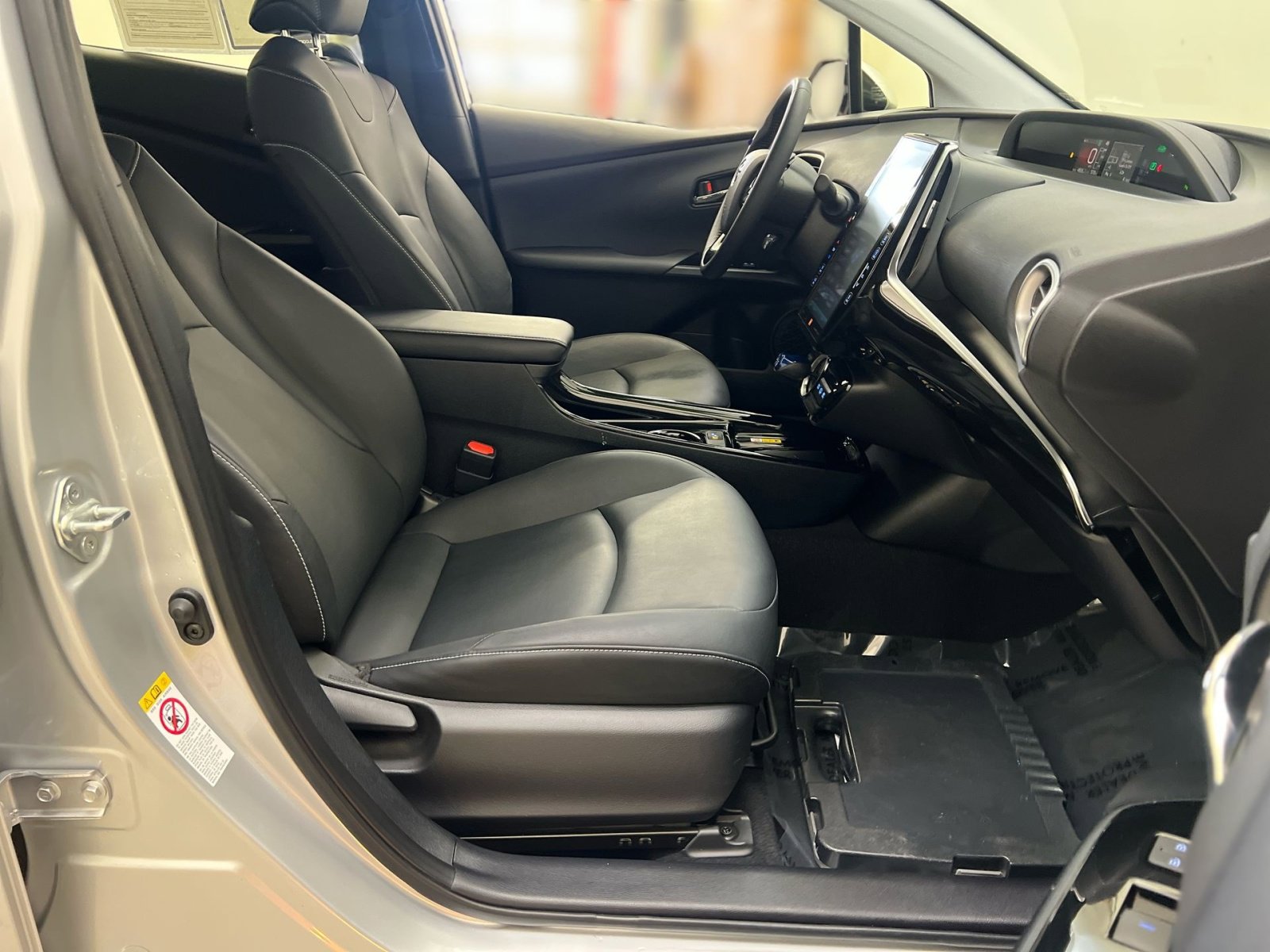 Used 2020 Toyota Prius Prime Limited image 24