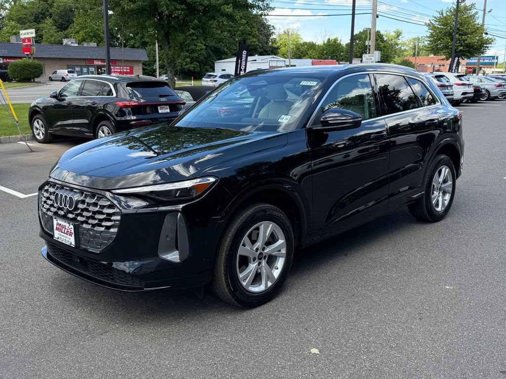 Used 2025 Audi Q5 Premium w/ Convenience Package