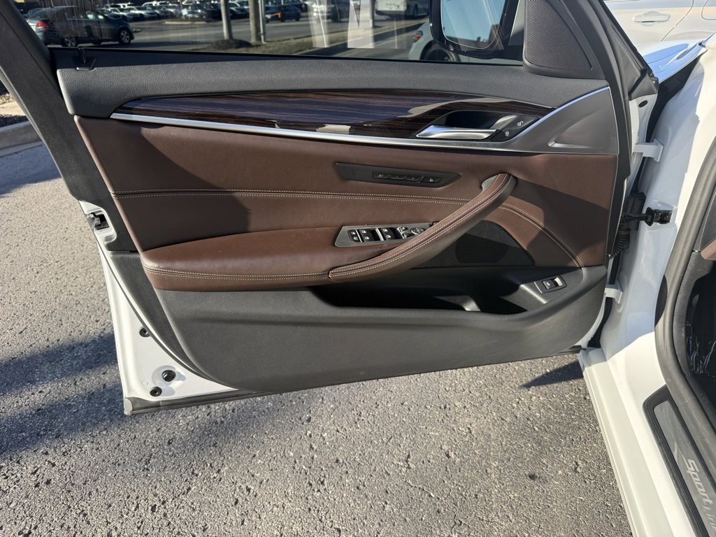 Used 2020 BMW 530i xDrive w/ M Sport Package image 17