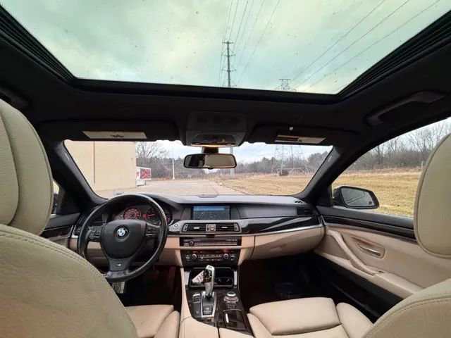 Used 2011 BMW 550i Sedan image 29