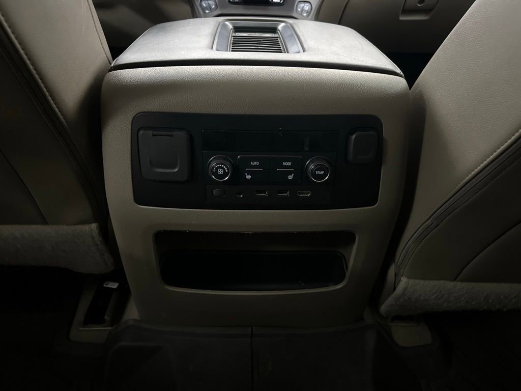 Used 2019 Chevrolet Suburban Premier AWD/4WD image 29