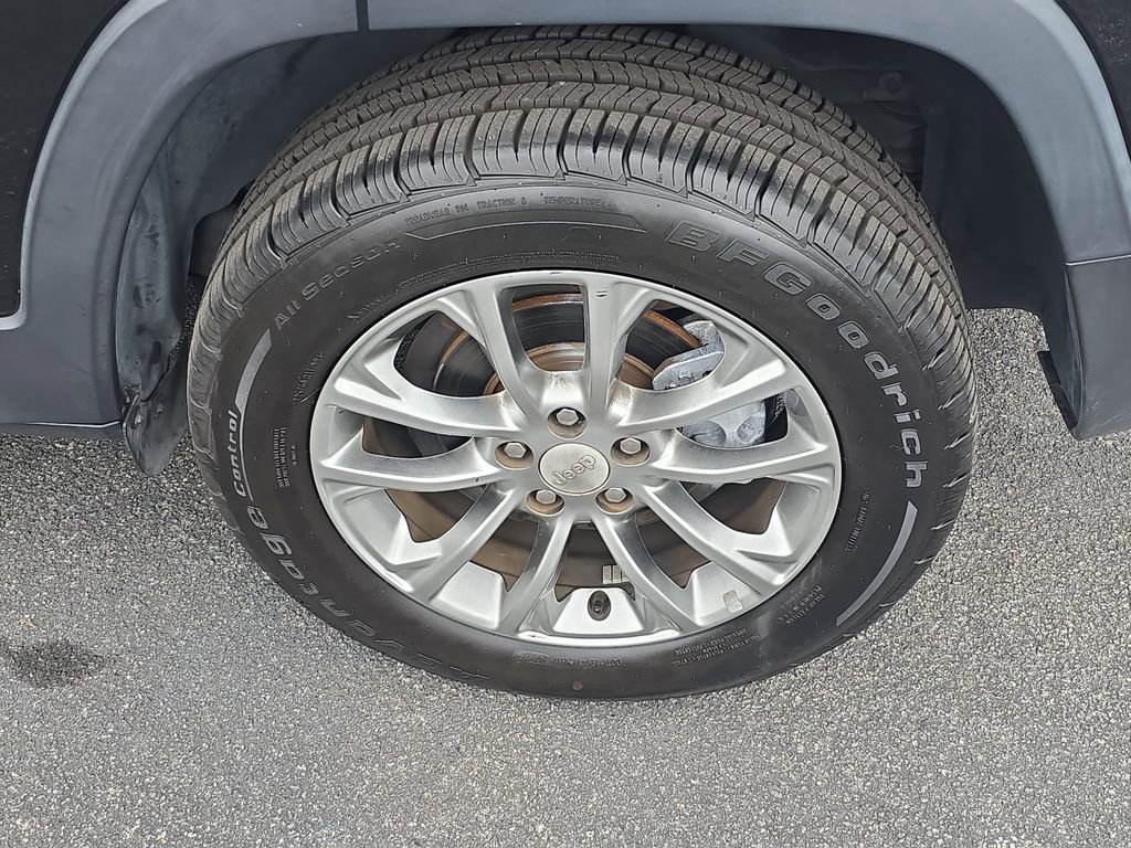 Used 2019 Jeep Cherokee Latitude Plus image 5