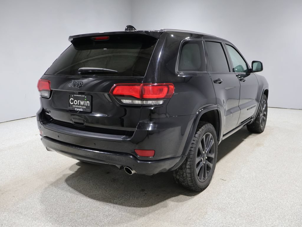 Used 2019 Jeep Grand Cherokee Altitude AWD/4WD image 12