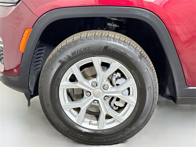 Used 2023 Jeep Grand Cherokee Limited w/ Luxury Tech Group II image 30
