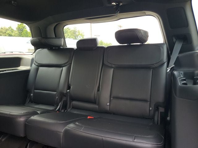 Used 2025 Ford Expedition Platinum w/ Stealth Appearance Package AWD/4WD image 16
