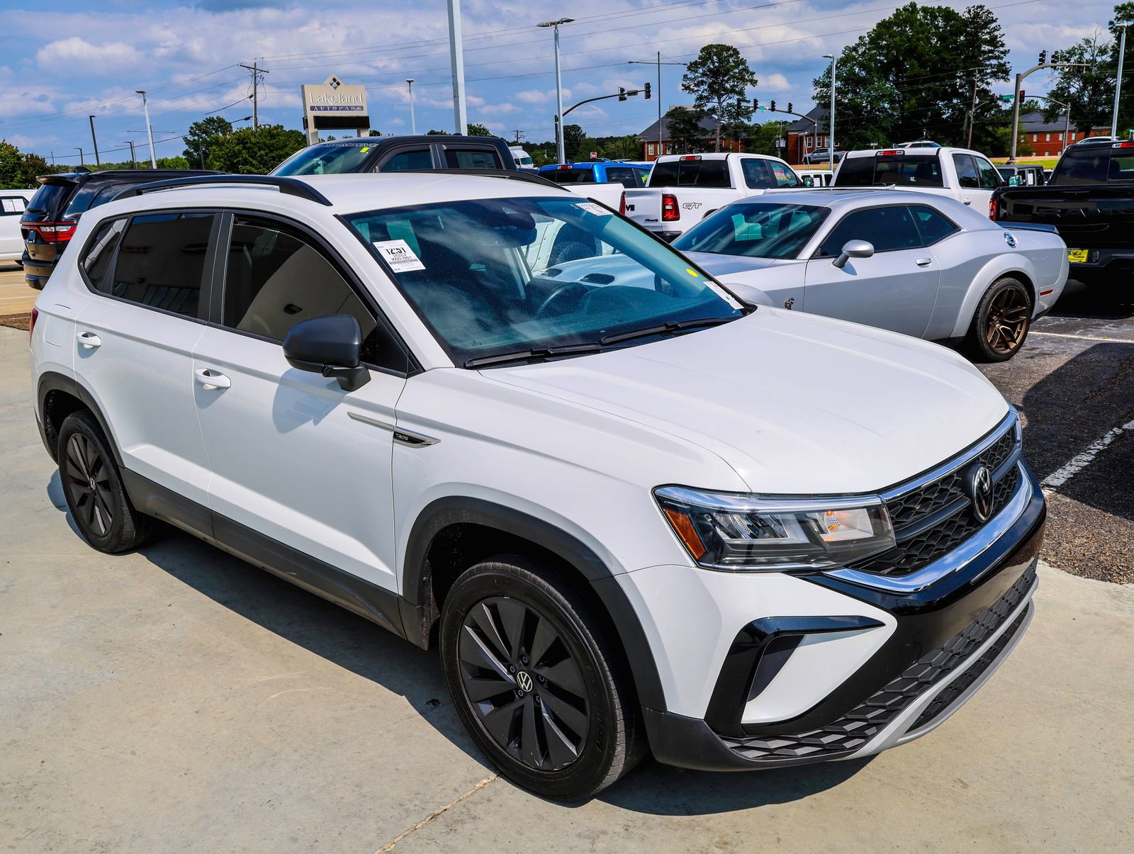 Used 2023 Volkswagen Taos S w/ Driver Assistance Package FWD image 1