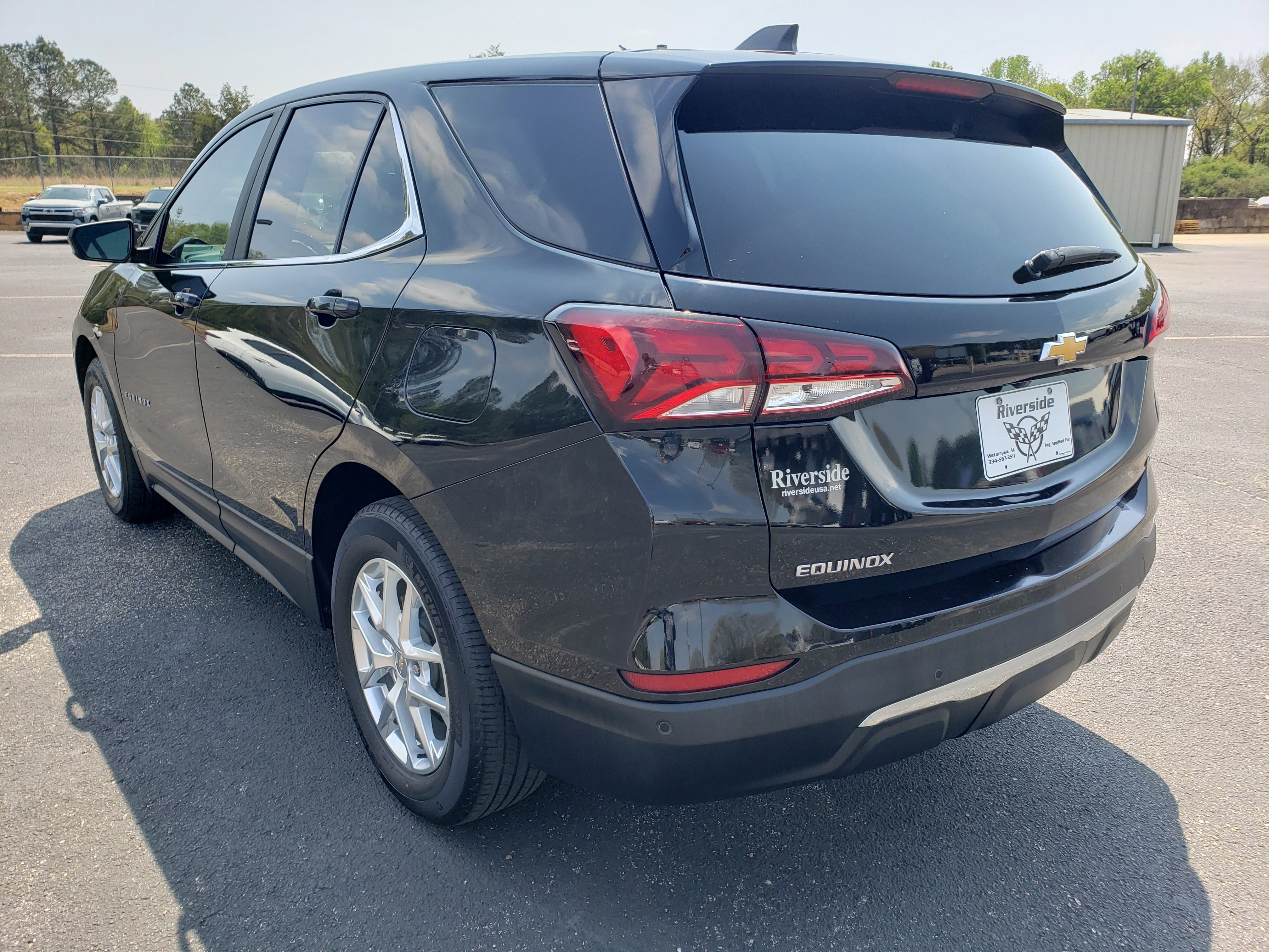 Used 2022 Chevrolet Equinox LT w/ Driver Convenience Package image 4