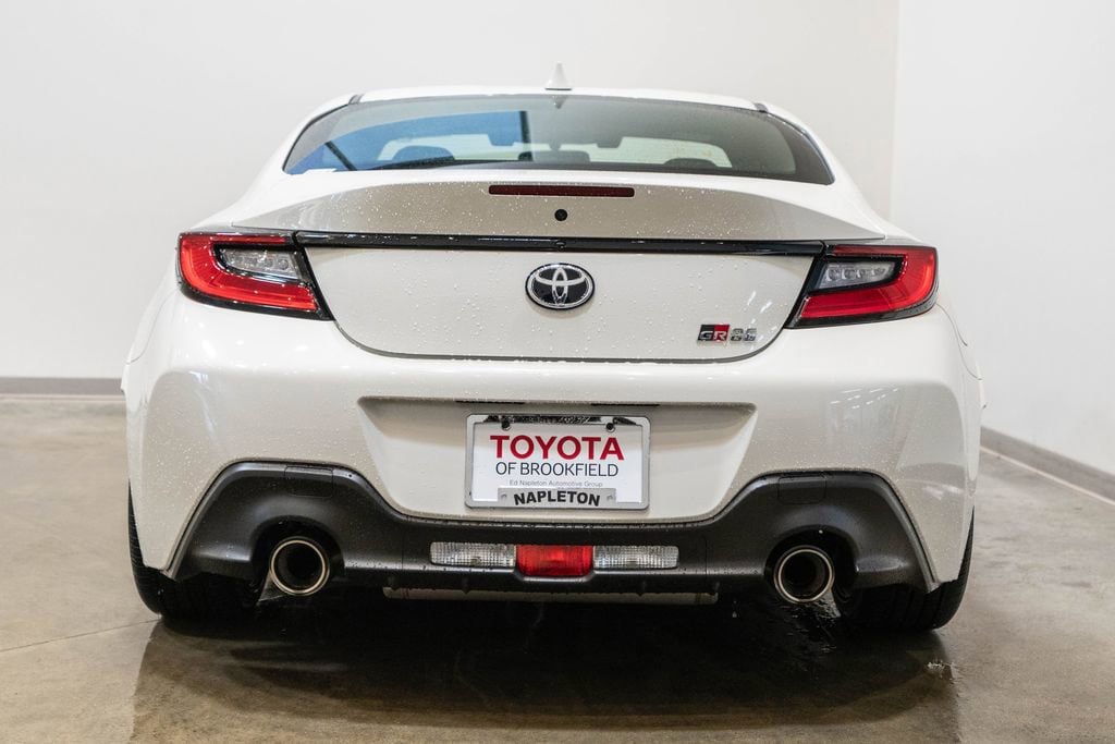 Used 2025 Toyota GR86 w/ ALL Weather Mat Package (TMS) RWD image 8