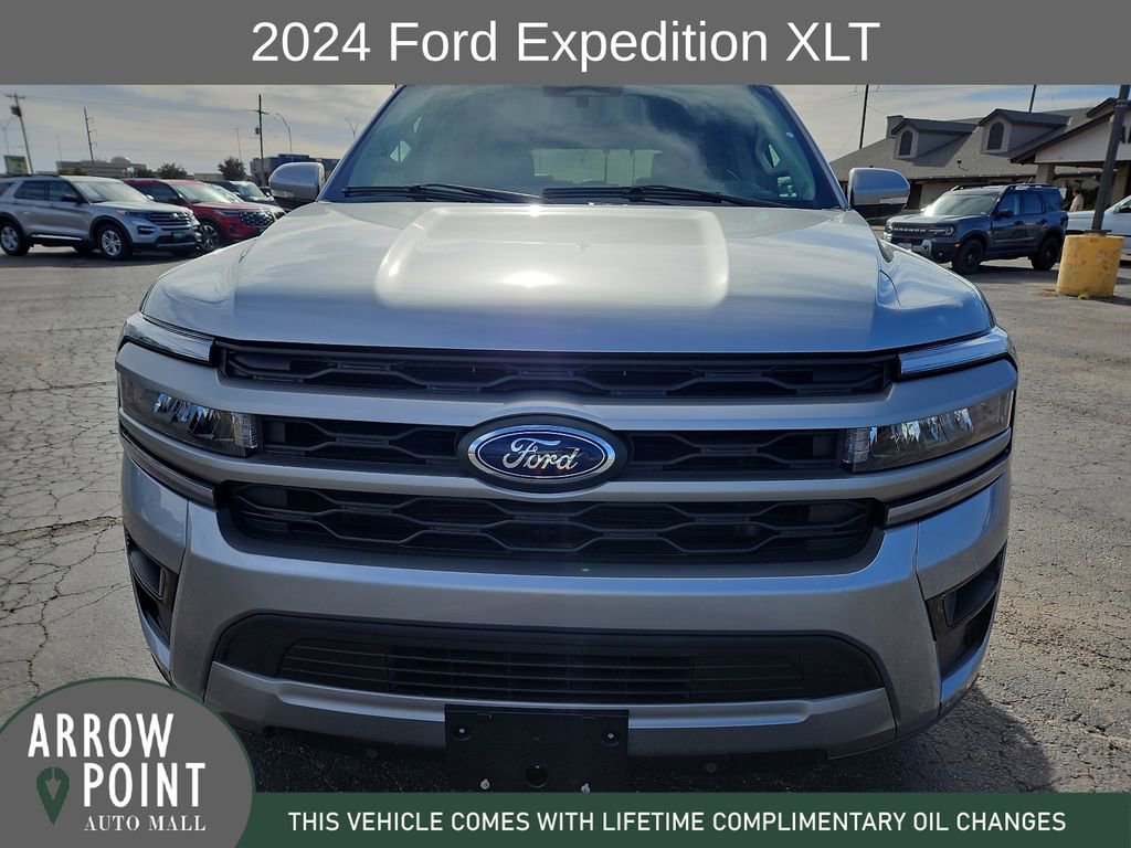 Used 2024 Ford Expedition XLT image 3