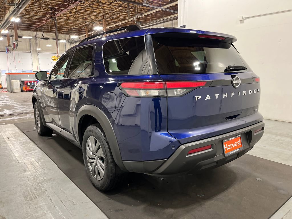 Used 2025 Nissan Pathfinder SV image 5