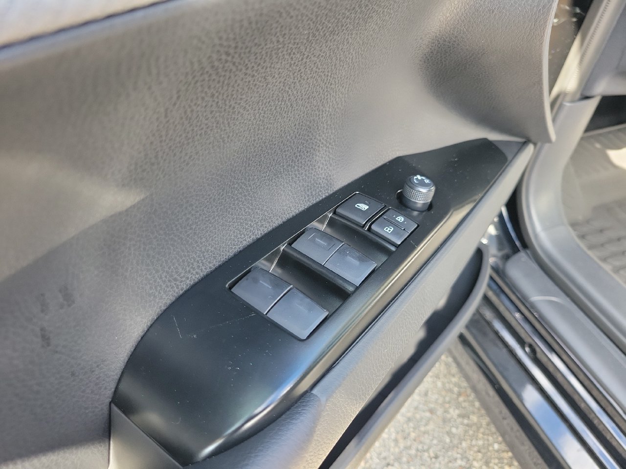 Used 2026 Toyota Camry SE FWD image 14