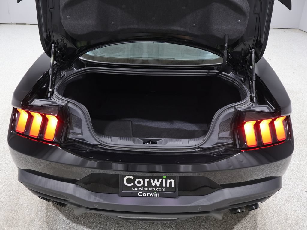 Used 2025 Ford Mustang GT Premium RWD image 17