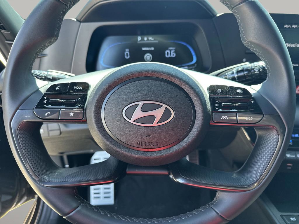 Used 2025 Hyundai Elantra Sport image 23