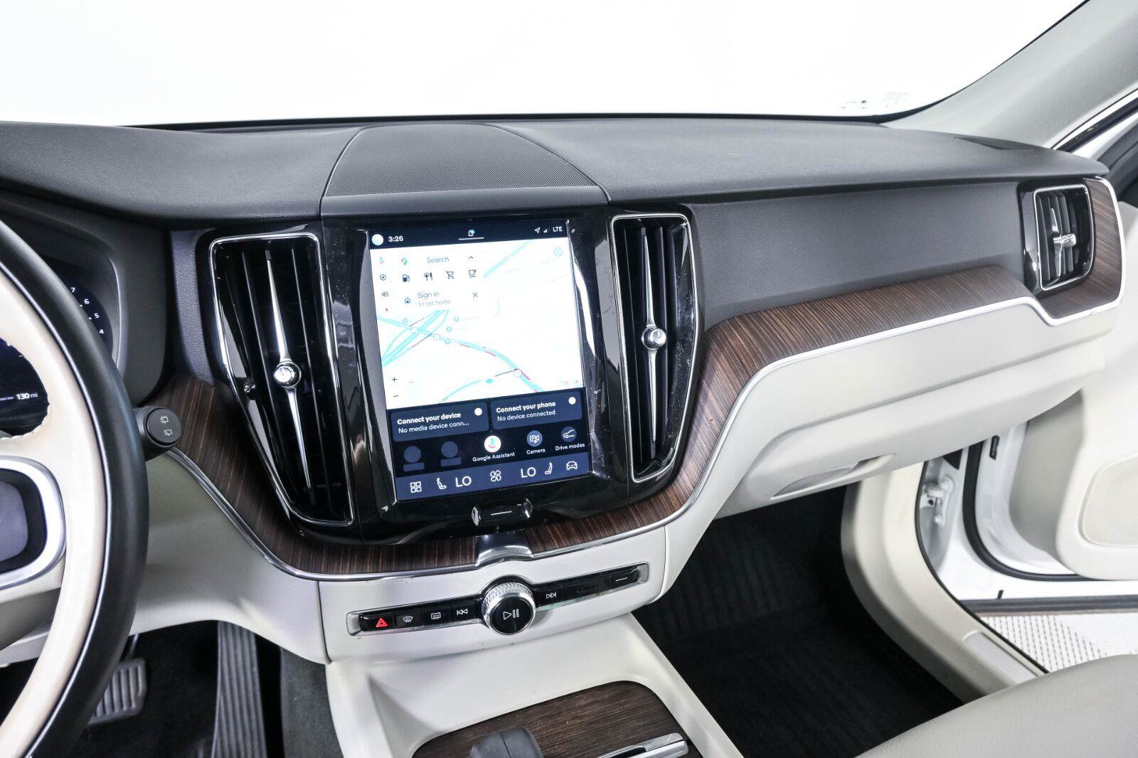 Certified 2022 Volvo XC60 B5 Momentum w/ Protection Package AWD/4WD image 12