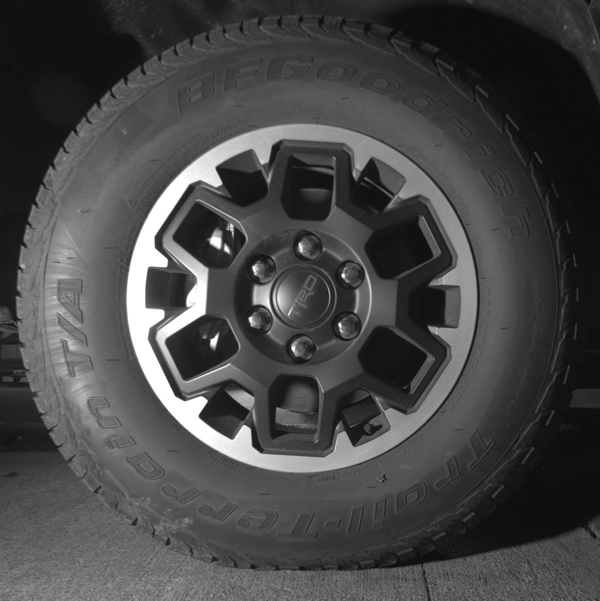 Used 2025 Toyota Tacoma TRD Off-Road image 13