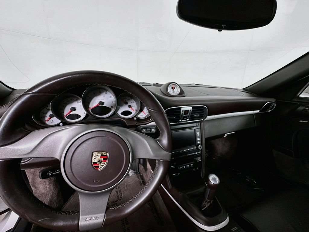 Used 2010 Porsche 911 Carrera 4S AWD/4WD image 10